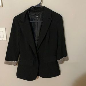 Women’s Medium black suit jacket.